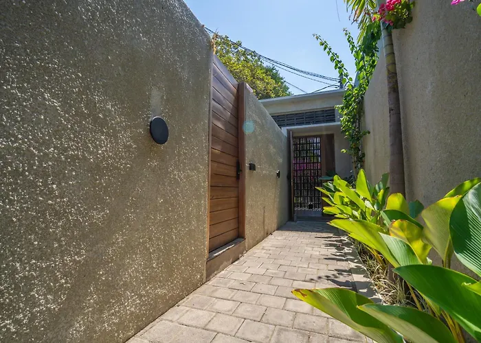 3brd Modern Close To The In Villa